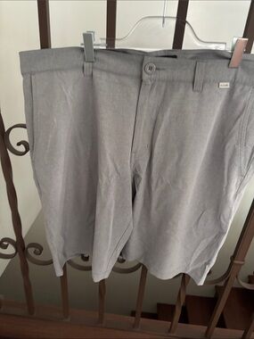 Travis Mathew Light Gray Flat-Front Men's Shorts